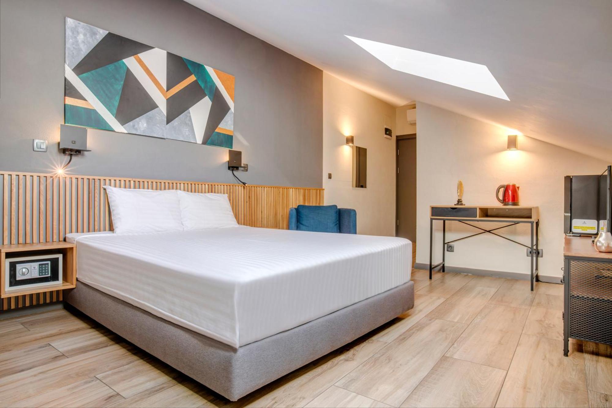Forty One Hotel 3*